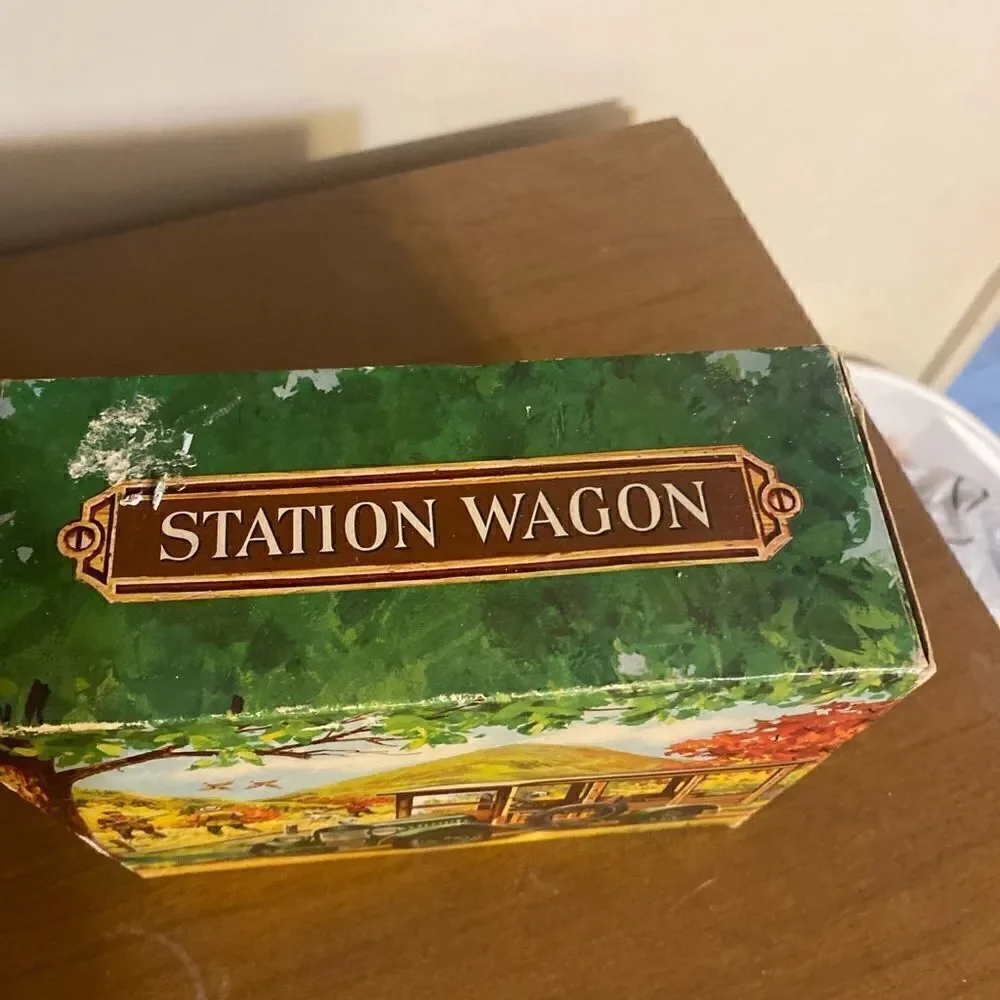 Vintage Avon 1923 Station wagon empty bottle with box